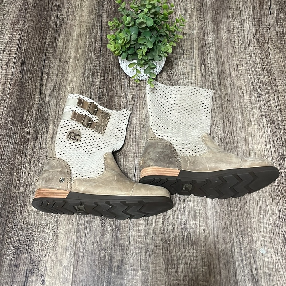 Sorel pull on boot - Picture 5 of 15